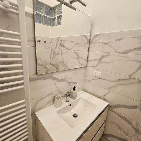 Good Night Big Family Apartment With Terrace - 5 Min From Station, Independent Entrance Apartment