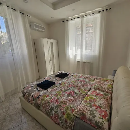 Apartment Good Night Big Family Apartment With Terrace - 5 Min From Station, Independent Entrance