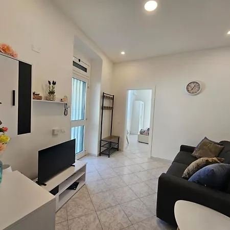 Good Night Big Family Apartment With Terrace - 5 Min From Station, Independent Entrance * La Spezia