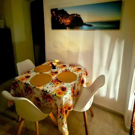 Good Night Big Family With Terrace - 5 Min From Station, Independent Entrance Daire La Spezia